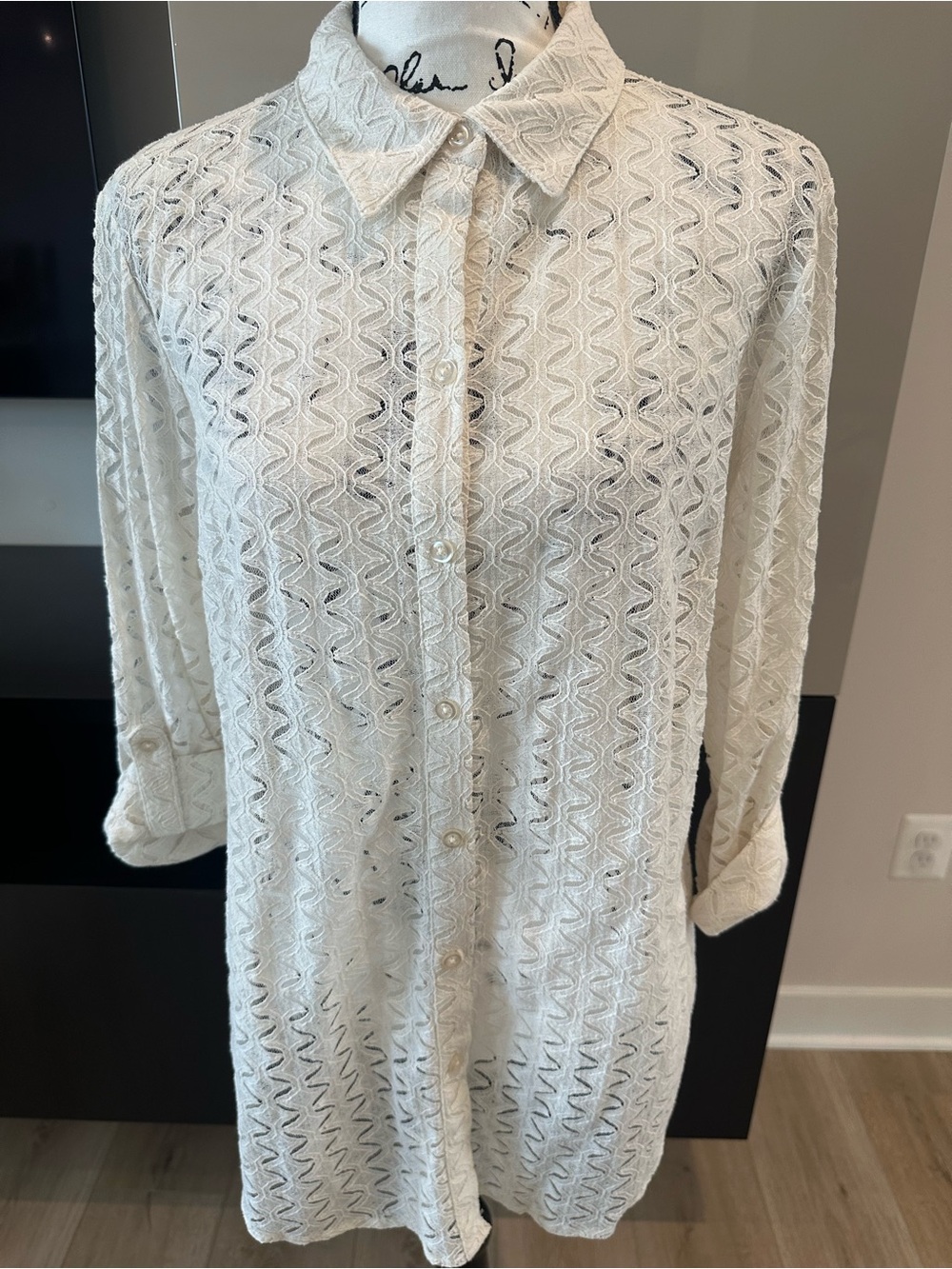 4/$14 Women’s WHITE Crochet Long-Sleeve Button-Up Shirt